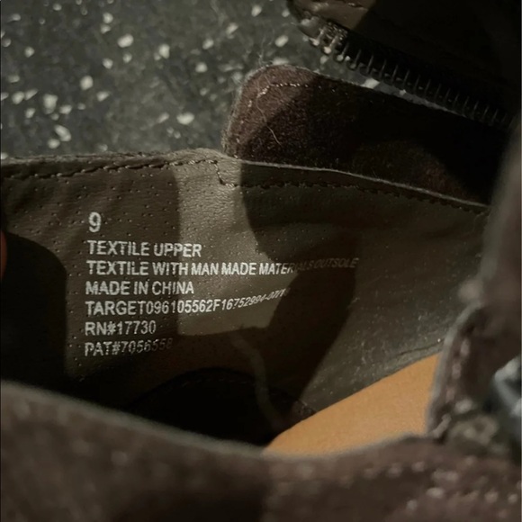 Womans size 9 boot - Picture 5 of 5